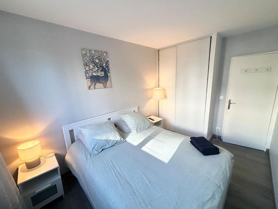 Appartement Confort Avec Balcon - Champigny Exterior photo